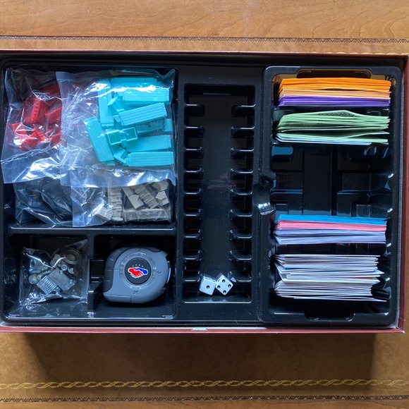 2009 Monopoly City 3D Buildings Edition Board Game - Picture 7 of 14